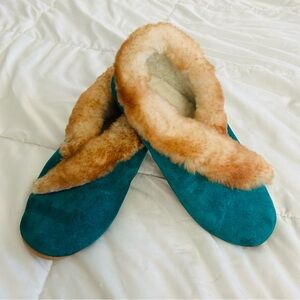 Women's Teal and Tan Fur-Lined Suede Slippers